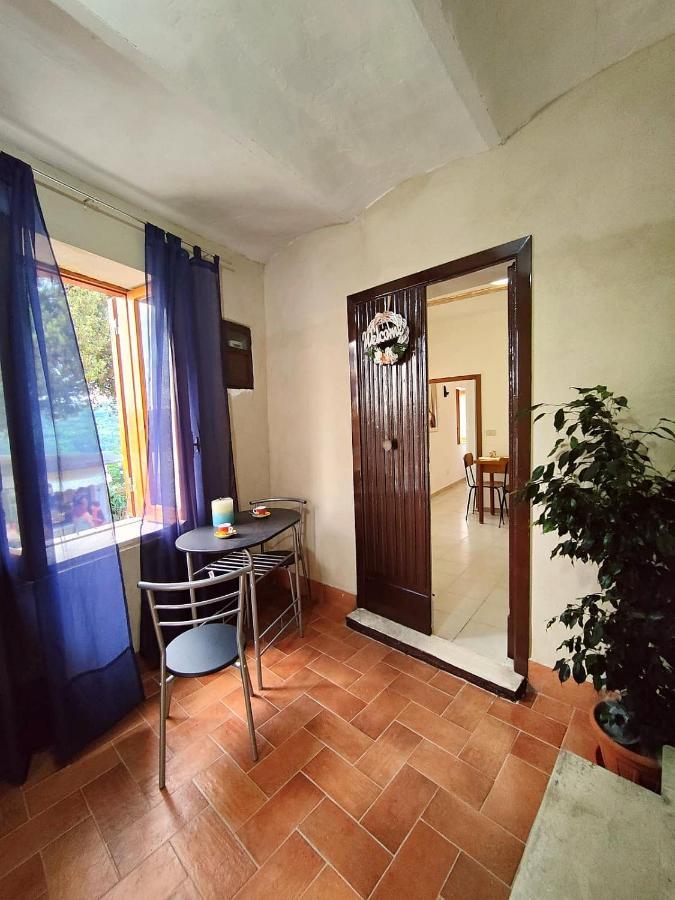 La Casa In Piazza Apartment Toffia Exterior photo